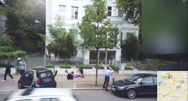 Mujer da a luz en Street View 1