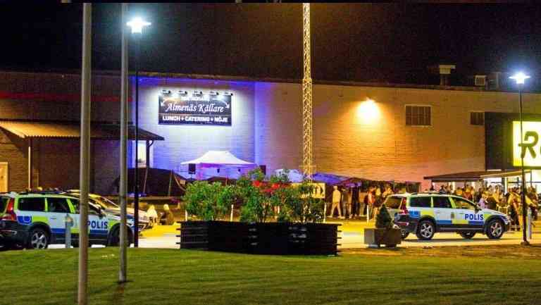 سرقة رجل في مدينة Nässjö واحتجازه لمدة ساعة في سيارة ! 1 image 1 6