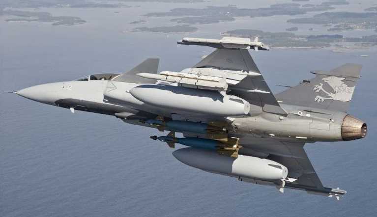 Gripen Demo with large tanks 4