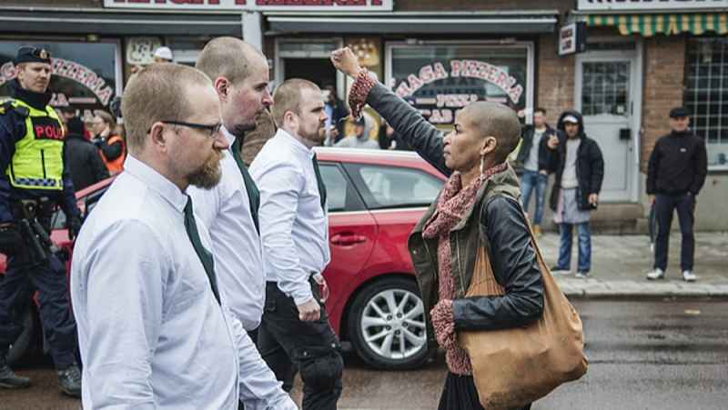 the incredible moment a woman stood up against a 2 20551 1462388614 11 dblbig 1