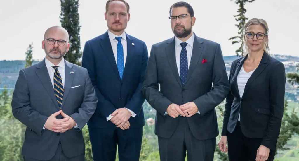 جيمي أوكيسون في تل أبيب "ندعم إسرائيل بكل قوة في وقت صعب" 1 451 1