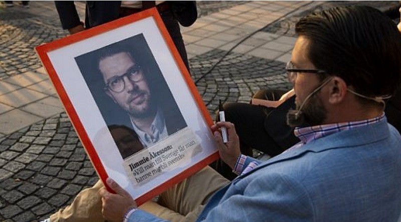 eef3d9fd 14f6 4f35 812d da0e4422b8a4