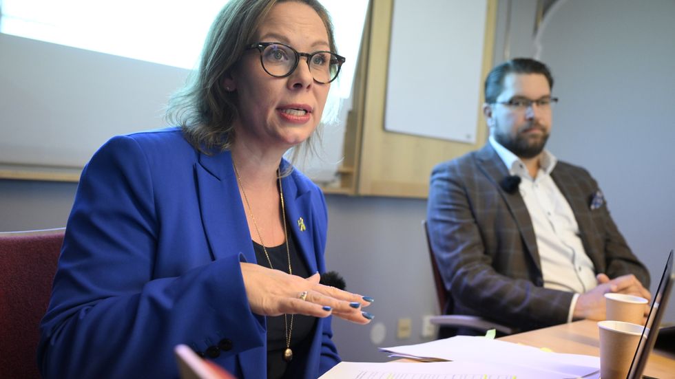 e7ac599e fe35 454d 9067 0e32842dae83