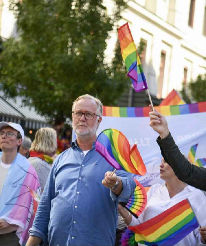 بمشاركة حكومية.. الآلاف يحتفلون بمسيرة يوم "الفخر" لمجتمع الميم في شوارع ستوكهولم 4 687 1