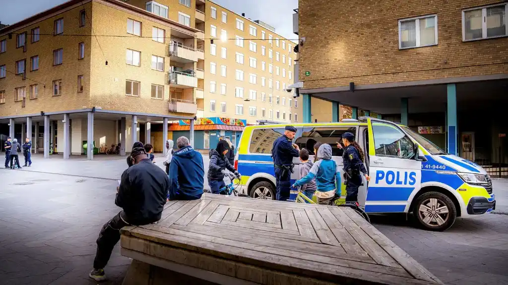 دعوات لزيادة تواجد الشرطة السويدية في بلدية Eskilstuna ..السكان يشعرون بالخوف 1 0f5fc87c 3959 41d2 9f86 ddb6471e7b96 1