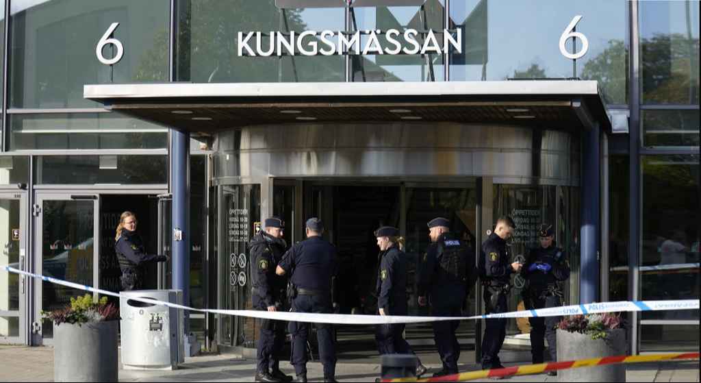 b988d829 95b6 4bc1 9d3c 4454d4e229ee 2