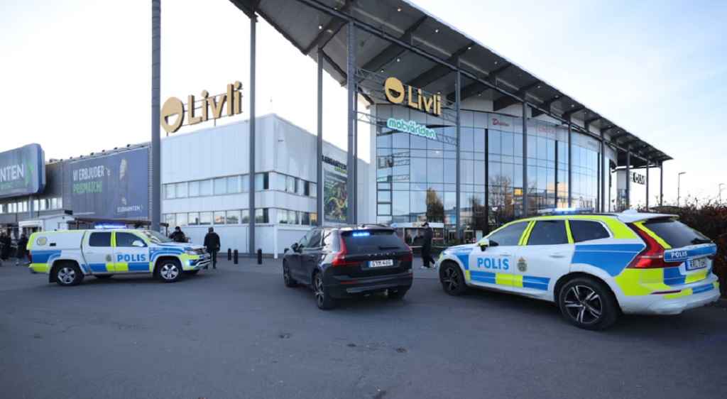 إطلاق نار داخل مطعم متجر إيكيا في ستوكهولم وإصابة شخصين أحدهما في حالة خطيرة 1 b9a4866b dbb5 44ec 8cc0 e2793249612f 1