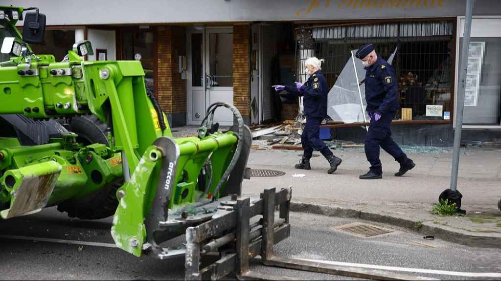 8sdouJKNmGwdgbuZ6T LYfve9qv8 1