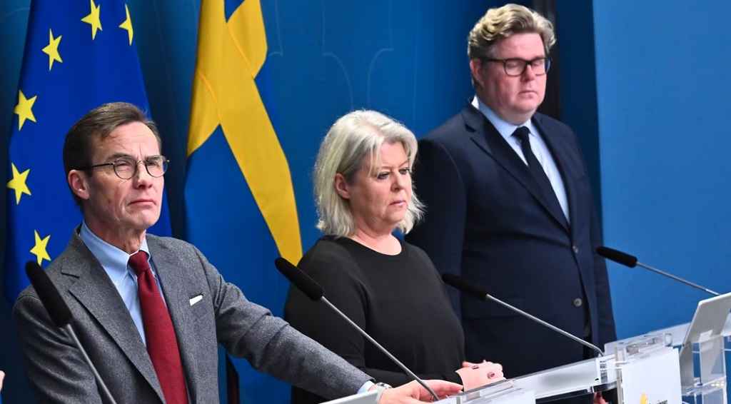 0w qQ3MtBML2r7VVRXumMFa4rZO8 REGULAR 1 1