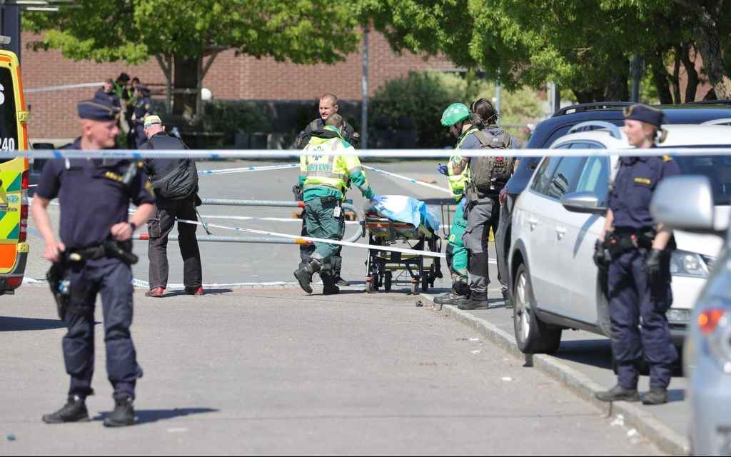 0w qQ3MtBML2r7VVRXumMFa4rZO8 REGULAR 1