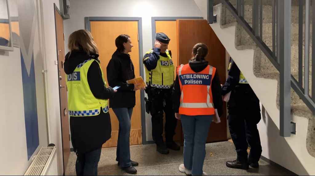 السويد تدرس إنشاء شرطة خاصة لمواجهة العائلات "العشائرية" 1 CUxb5cSR 1 2