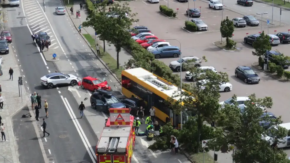 34b69b7a e450 48e7 80a8 05d07947d234