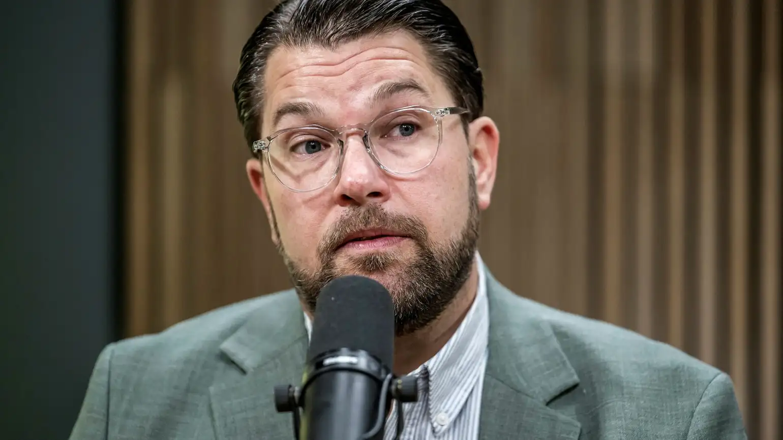 fb695a9e e32c 49a8 ae39 b771891dce86