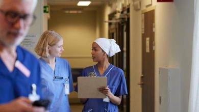 sjukskoterskors arbetsmiljo foto johner Red Hero 1